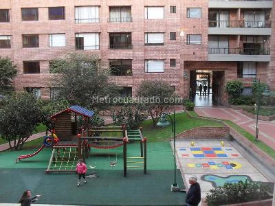 Apartamento de 3 alcobas en venta en Cedritos, Bogotá, 92 m² · foto 3 de 17