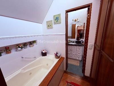 Apartamento de 3 alcobas en venta en Cedritos Belmira, Bogotá, 98 m² · foto 12 de 20