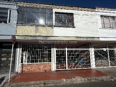 Casa de 4 alcobas en venta en El Polo, Bogotá, 220 m² · foto 2 de 7