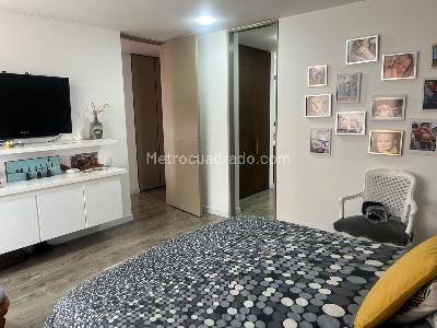 Apartamento de 3 alcobas en venta en Mazuren Colina, Bogotá, 180 m² · foto 2 de 17