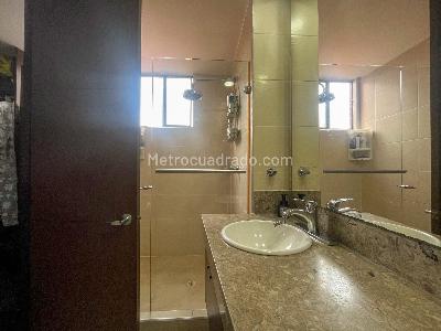 Apartamento de 3 alcobas en venta en Mazuren Colina, Bogotá, 150 m² · foto 4 de 19