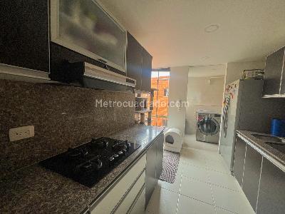 Apartamento de 3 alcobas en venta en Mazuren Colina, Bogotá, 150 m² · foto 12 de 19