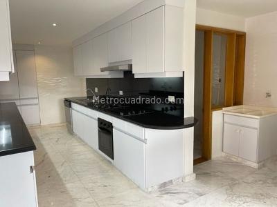 Apartamento de 3 alcobas en arriendo en Santa Ana Oriental Usaquen, Bogotá, 220 m² · foto 14 de 20