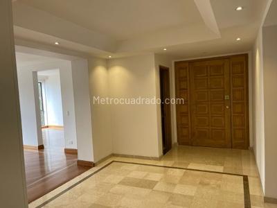Apartamento de 3 alcobas en arriendo en Santa Ana Oriental Usaquen, Bogotá, 220 m² · foto 2 de 20