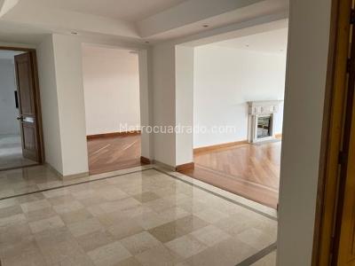 Apartamento de 3 alcobas en arriendo en Santa Ana Oriental Usaquen, Bogotá, 220 m² · foto 4 de 20