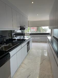 Apartamento de 3 alcobas en arriendo en Santa Ana Oriental Usaquen, Bogotá, 220 m² · foto 3 de 20