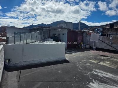 Casa de 5 alcobas en venta en Suramerica, Bogotá, 369 m² · foto 17 de 18
