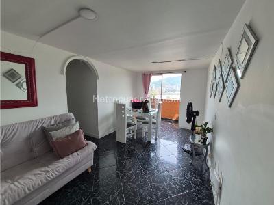 Apartamento de 3 alcobas en venta en Envigado Sector Primavera, Envigado, 60 m² · foto 2 de 8