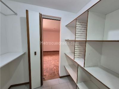 Apartamento de 3 alcobas en venta en El Poblado Castropol, Medellín, 95 m² · foto 3 de 12