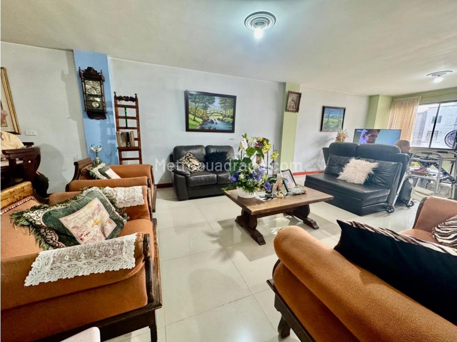 Apartamento de 3 habitaciones en venta en Laureles, Medellín — imagen 1 de 20
