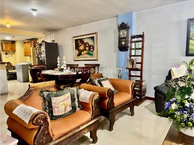 Apartamento de 3 alcobas en venta en Laureles, Medellín, 161 m² · foto 2 de 20