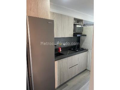 Apartamento de 3 alcobas en venta en El Poblado El Tesoro, Medellín, 75 m² · foto 5 de 13