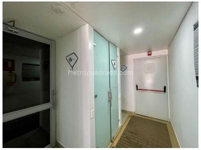 Apartamento de 2 alcobas en venta en Loma De Los Mesa, Envigado, 79 m² · foto 10 de 20