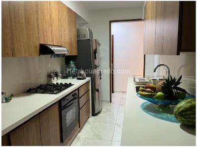 Apartamento de 3 alcobas en venta en Castropol, Medellín, 113 m² · foto 3 de 13