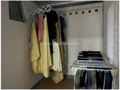 Apartamento de 3 alcobas en venta en Castropol, Medellín, 113 m² · foto 4 de 13