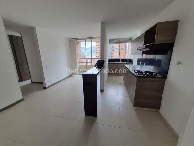 Apartamento de 3 alcobas en venta en Asdesillas, Sabaneta, 77 m² · foto 2 de 15