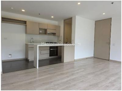 Apartamento de 2 alcobas en venta en Altos Del Poblado, Medellín, 78 m² · foto 2 de 10