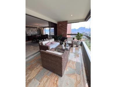 Apartamento de 3 alcobas en venta en Poblado Las Lomas I, Medellín, 320 m² · foto 2 de 19