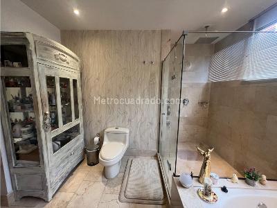 Apartamento de 3 alcobas en venta en Poblado Las Lomas I, Medellín, 320 m² · foto 18 de 19