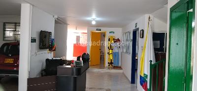 Casa de 5 alcobas en venta en Bolarqui, Bucaramanga, 505 m² · foto 2 de 17
