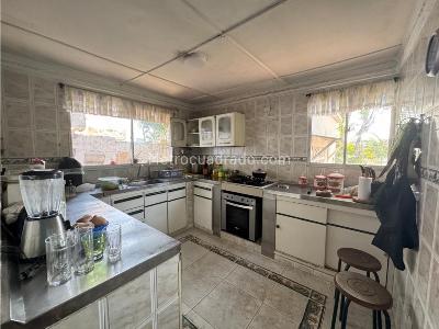 Casa de 5 alcobas en venta en El Poblado, Barranquilla, 465 m² · foto 15 de 20