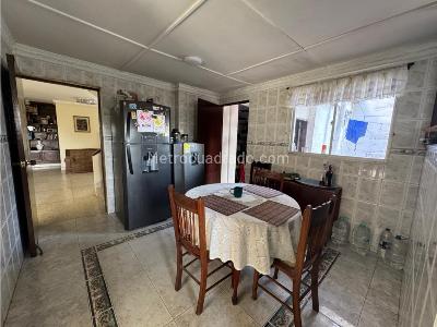 Casa de 5 alcobas en venta en El Poblado, Barranquilla, 465 m² · foto 17 de 20