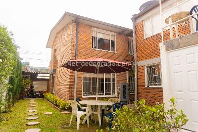 Casa de 5 alcobas en venta en La Esmeralda, Bogotá, 280 m² · foto 13 de 20