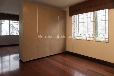 Casa de 5 alcobas en venta en La Esmeralda, Bogotá, 280 m² · foto 17 de 20