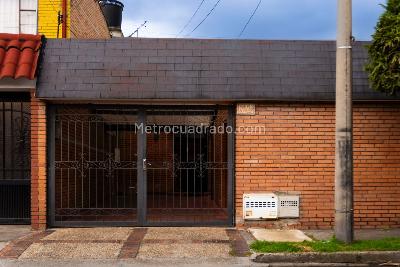 Casa de 5 alcobas en venta en La Esmeralda, Bogotá, 280 m² · foto 2 de 20