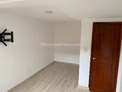 Casa de 5 alcobas en venta en La Esmeralda, Bogotá, 280 m² · foto 19 de 20