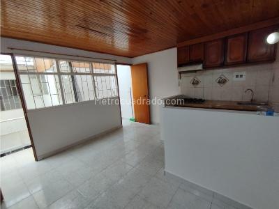 Casa de 5 alcobas en venta en Ciudad Jardin, Bogotá, 288 m² · foto 2 de 14