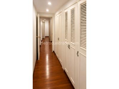 Apartamento en venta en Santa Barbara Central, Bogotá · foto 3 de 16