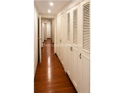 Apartamento en venta en Santa Barbara Central, Bogotá · foto 6 de 16