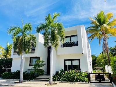 Casa de 5 alcobas en venta en Condominio Campestre Club El Peñon, Girardot, 350 m² · foto 2 de 20