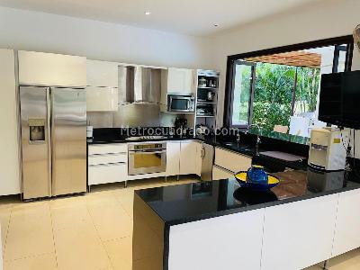 Casa de 5 alcobas en venta en Condominio Campestre Club El Peñon, Girardot, 350 m² · foto 8 de 20