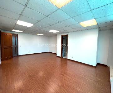 Office for rent in Santa Barbara Occidental, Bogotá
