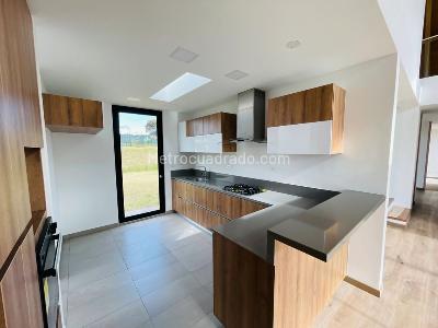 Casa de 3 alcobas en venta en Cajica, Cajicá, 147 m² · foto 2 de 20
