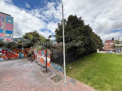 Casa de 5 alcobas en venta en Polo Club, Bogotá, 624 m² · foto 9 de 20