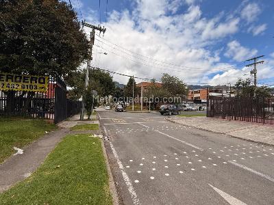 Casa de 4 alcobas en venta en Polo Club, Bogotá, 312 m² · foto 6 de 17