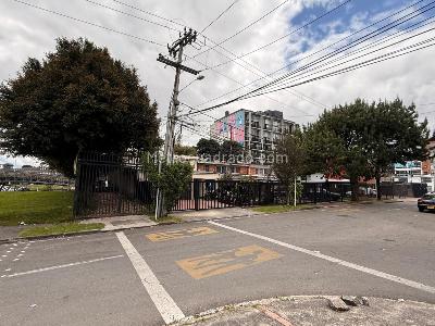 Casa de 4 alcobas en venta en Polo Club, Bogotá, 312 m² · foto 7 de 17