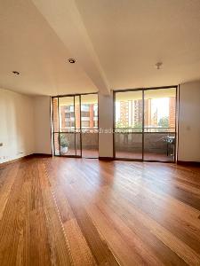 Apartamento de 3 alcobas en venta en Niza, Bogotá, 107 m² · foto 2 de 20