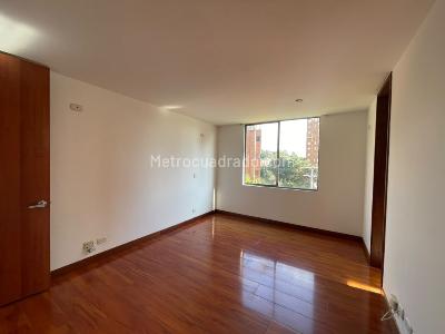 Apartamento de 3 alcobas en venta en Niza, Bogotá, 107 m² · foto 8 de 20