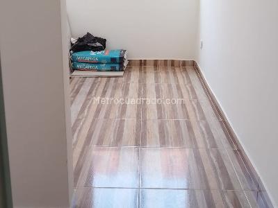 Apartamento de 3 alcobas en venta en El Tintal Iii, Bogotá, 52 m² · foto 5 de 12