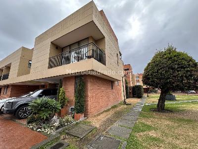 Casa de 4 alcobas en venta en Arrayanes Reserva De Moraverde, Bogotá, 180 m² · foto 3 de 20