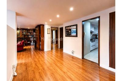 Apartamento de 4 alcobas en venta en El Retiro, Bogotá, 244 m² · foto 3 de 20