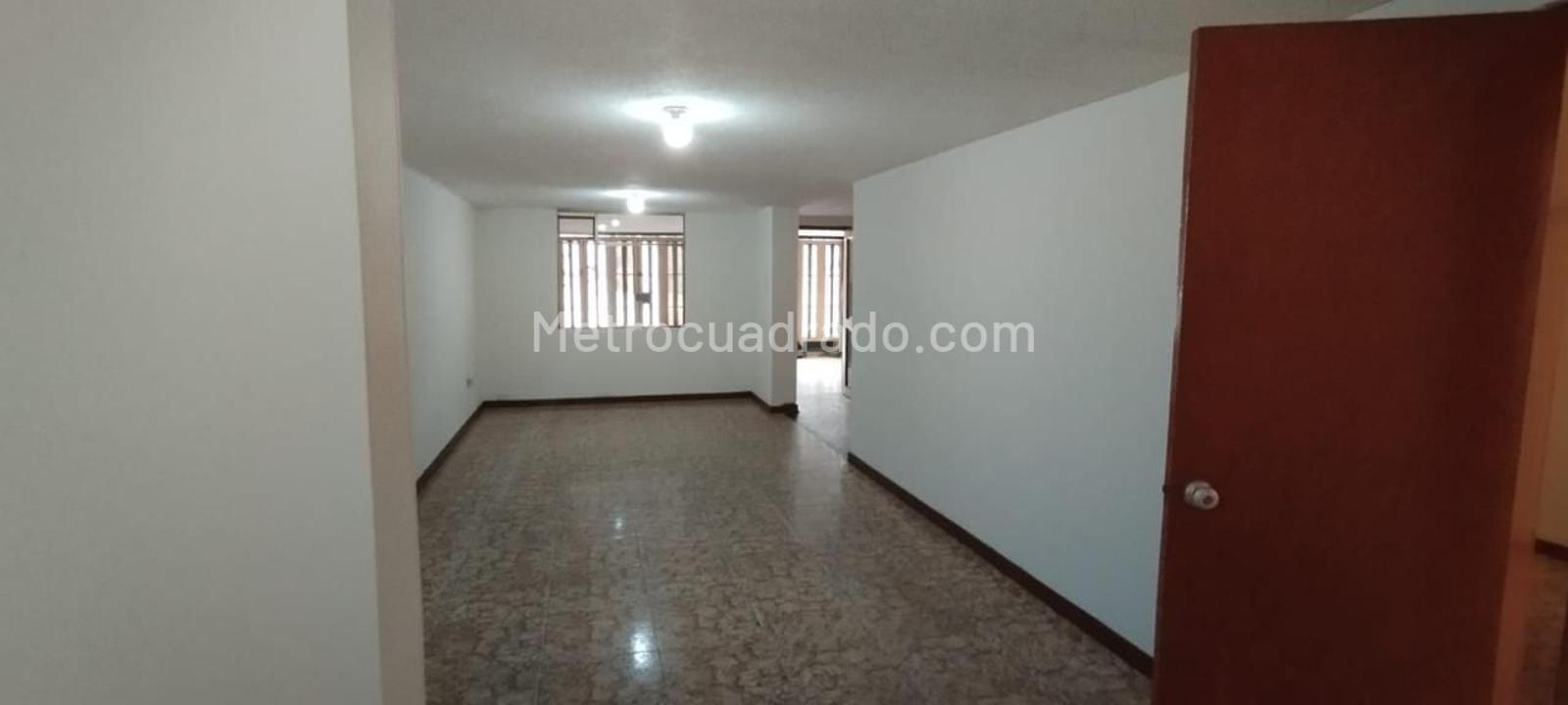 Casa de 5 habitaciones en venta en Kennedy Techo, Bogotá — imagen 1 de 14