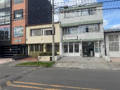 Casa de 5 alcobas en venta en Los Sauces, Bogotá, 800 m² · foto 2 de 16