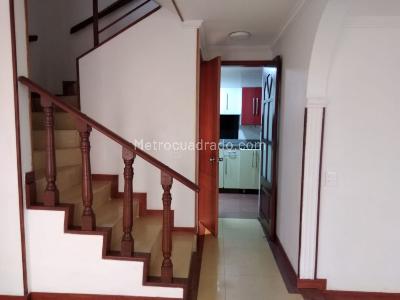 Casa de 4 alcobas en venta en Colina Campestre, Bogotá, 140 m² · foto 2 de 19