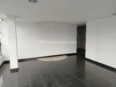 Casa de 4 alcobas en venta en Centro, Funza, 390 m² · foto 4 de 18