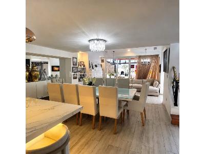 Casa de 3 alcobas en venta en Santa Barbara, Bogotá, 381 m² · foto 6 de 20